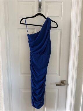 love by design ruched one shoulder midi dress Yara